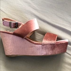 Pink velvet wedges